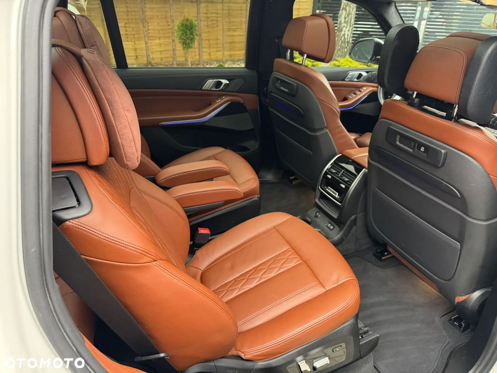 BMW X7 xDrive40i - 24