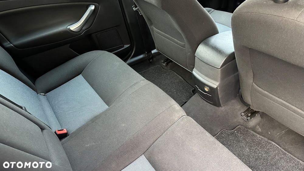 Ford Mondeo - 16