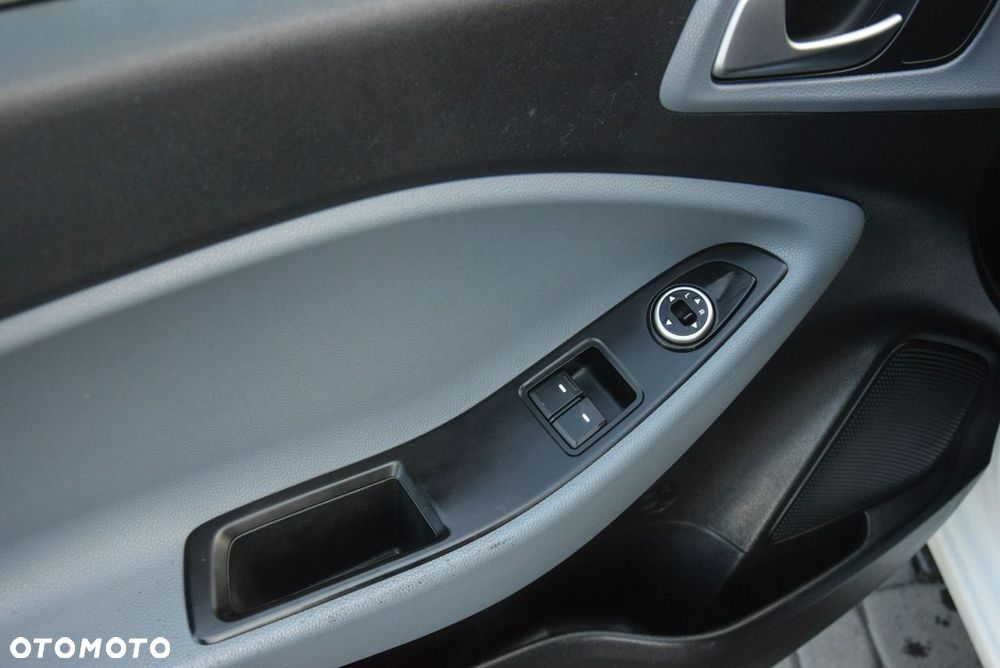 Hyundai i20 1.2 Select - 24