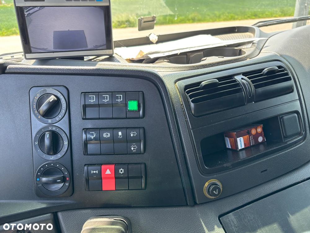 Mercedes-Benz ATEGO 1524  EURO 6 (1527, 1530) kontener z windą , kabina przeedłużana  z łóżkiem składanym - 27