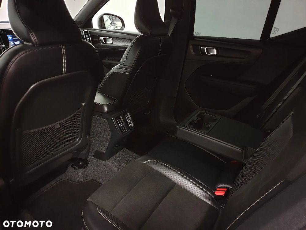 Volvo XC 40 D3 SCR R-Design - 27