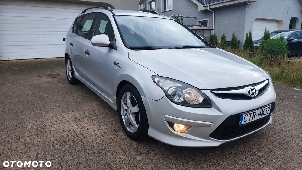 Hyundai i30 blue 1.6 CRDi Premium - 26