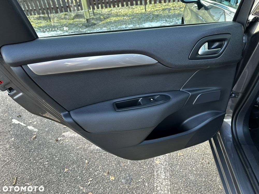 Citroën C4 BlueHDi 120 Stop&Start Shine - 13