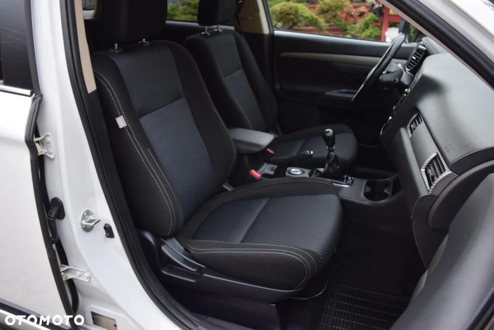 Mitsubishi Outlander 2.2 DI-D 4WD Plus - 11