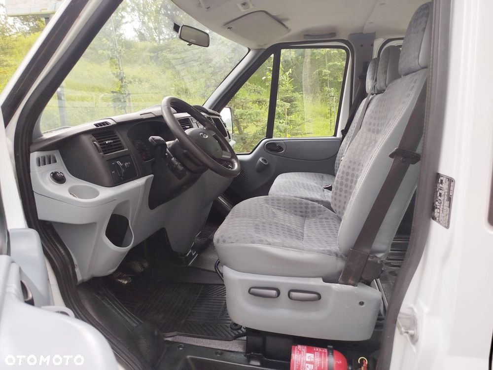 Ford Transit - 13