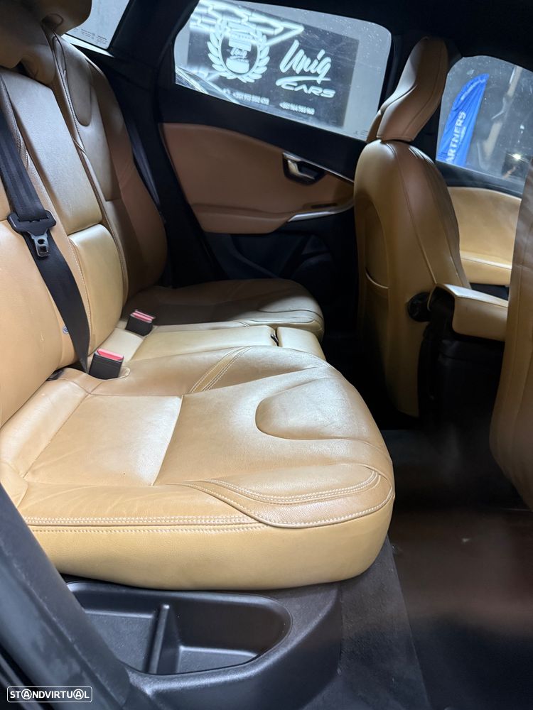Volvo V40 D3 Geartronic Momentum - 16