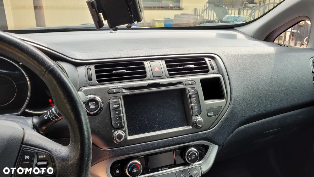 Kia Rio 1.2 Dream Team Edition - 8