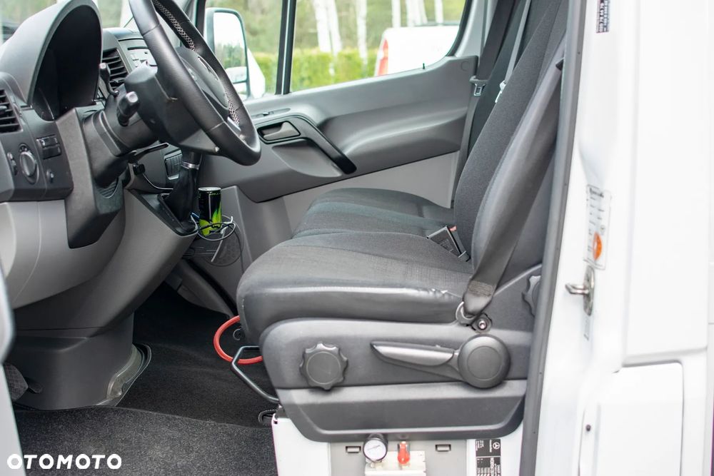 Mercedes-Benz Sprinter 319 - 5