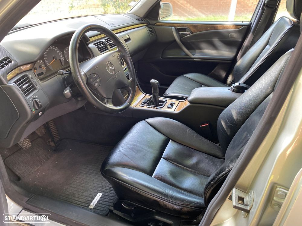 Mercedes-Benz E 240 - 16