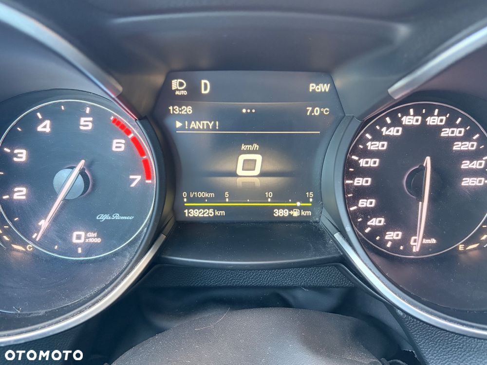 Alfa Romeo Stelvio - 10