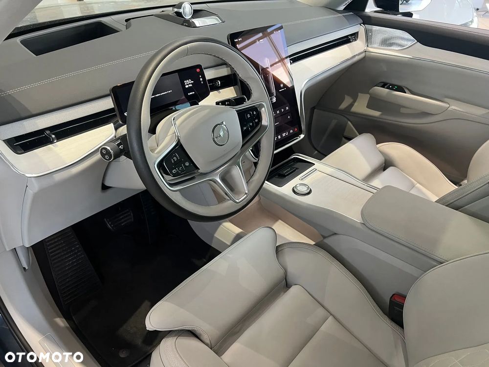 Volvo EX90 - 22