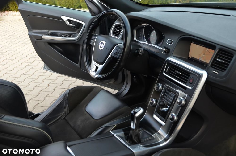Volvo V60 D2 Drive-E R-Design Momentum - 27