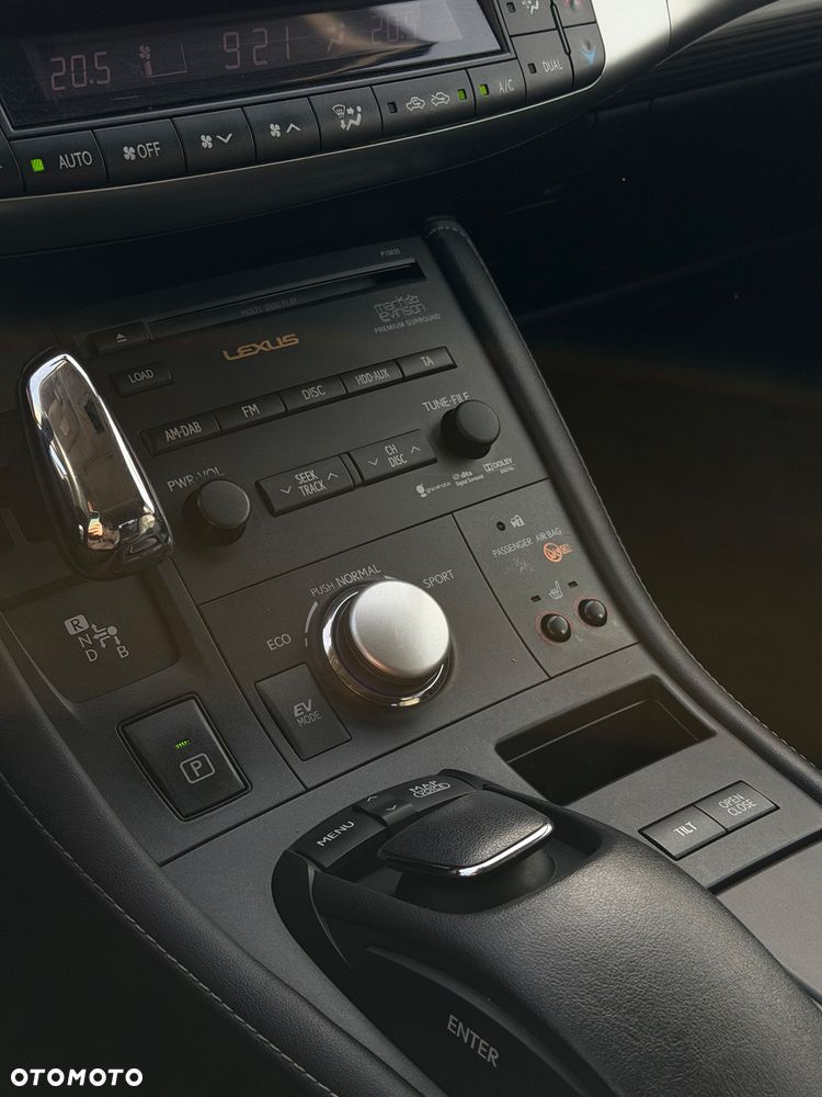Lexus CT 200h Prestige - 9