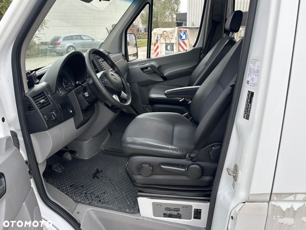 Mercedes-Benz Sprinter - 11