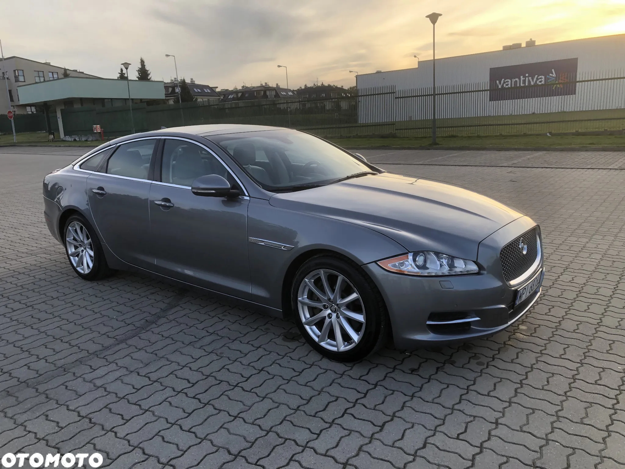Jaguar XJ 3.0 V6 Kompressor Premium Luxury - 3