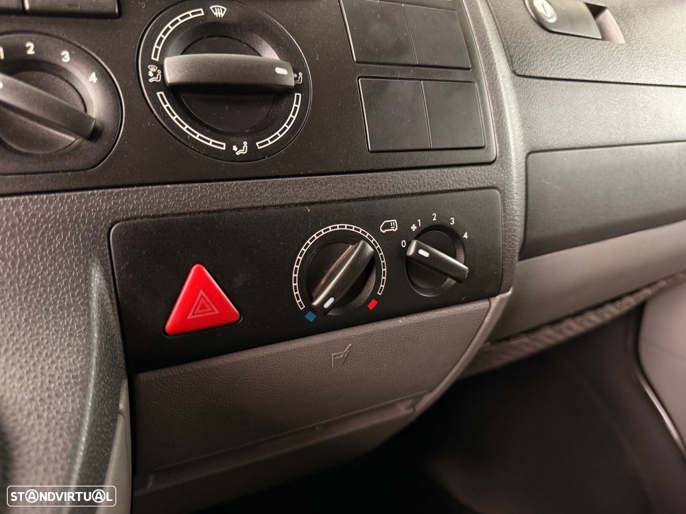 VW Transporter 1.9 TDi 102 Longo Extra AC - 14