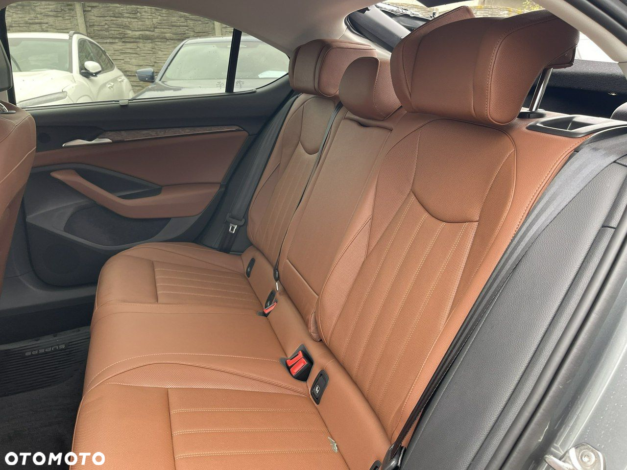Skoda Superb 2.0 TDI SCR 4x4 L&K DSG - 11