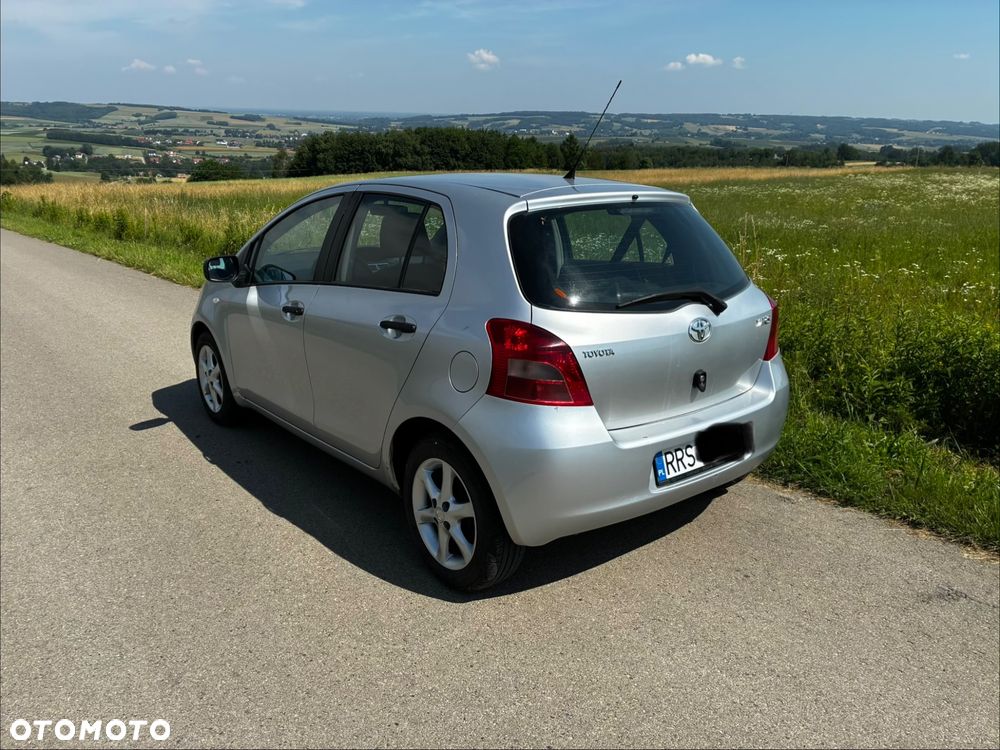 Toyota Yaris 1.3 Luna - 5