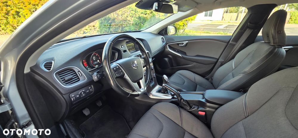 Volvo V40 Cross Country D3 Drive-E Momentum - 27