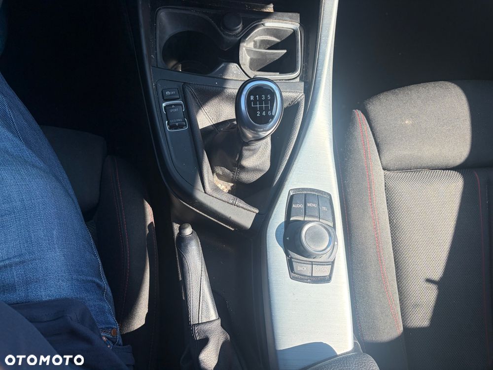 BMW Seria 1 118i M Sport - 10