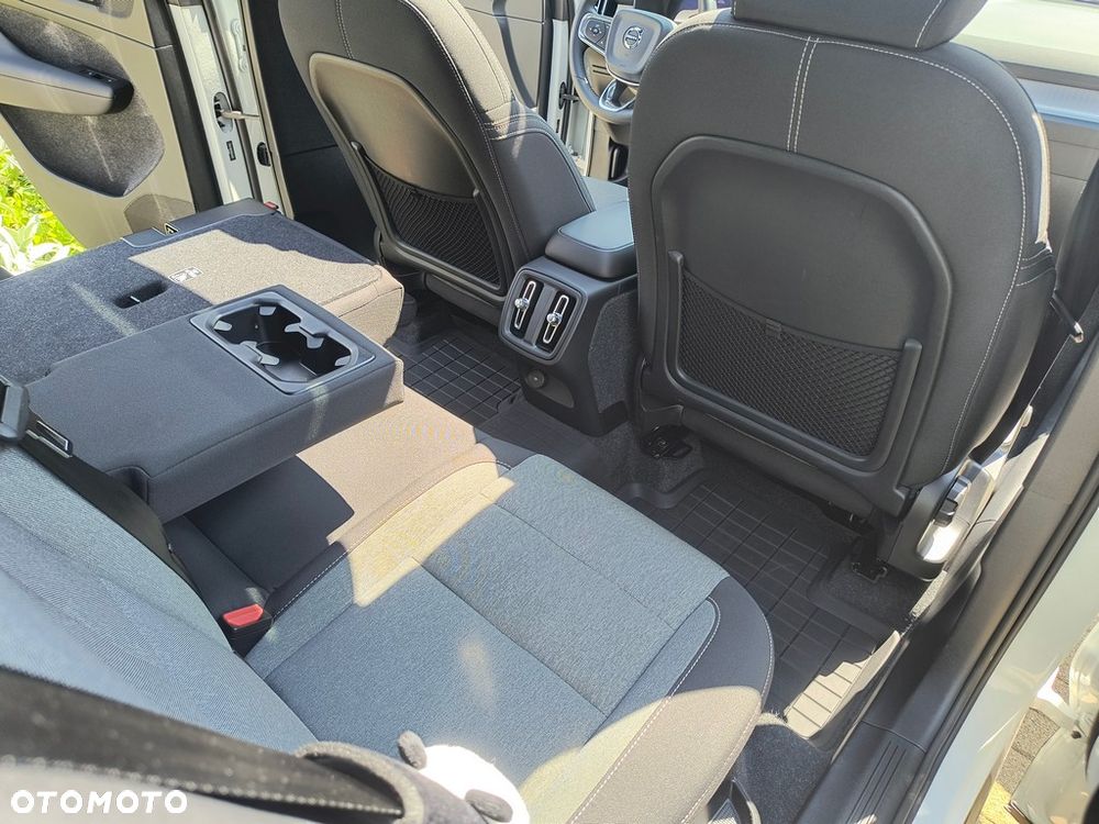 Volvo XC 40 B5 B AWD Geartronic RDesign - 32
