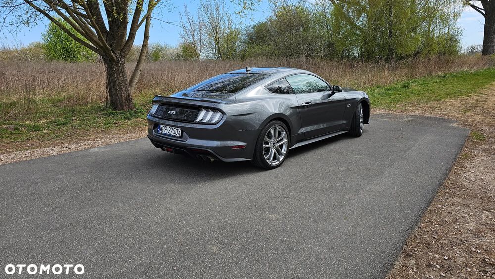 Ford Mustang - 4