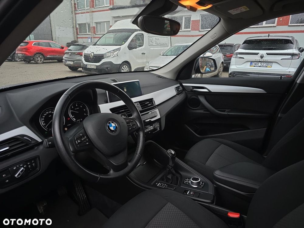 BMW X1 sDrive16d - 23