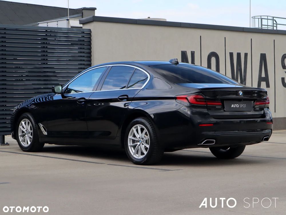 BMW Seria 5 518d mHEV - 4