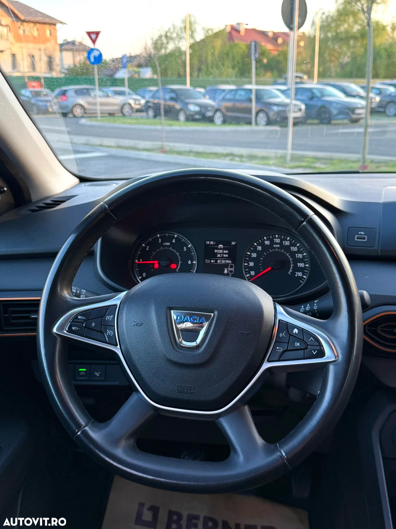 Dacia Sandero Stepway TCe 90 MT6 Essential - 8