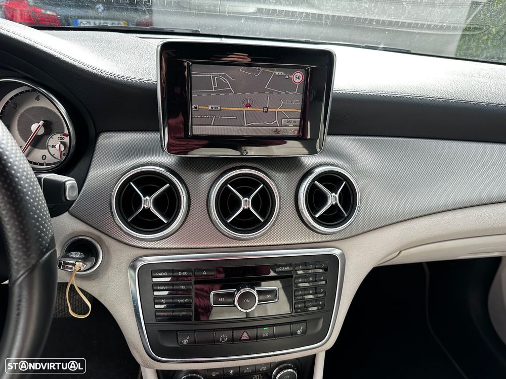 Mercedes-Benz CLA 220 CDI 7G-DCT Urban - 10