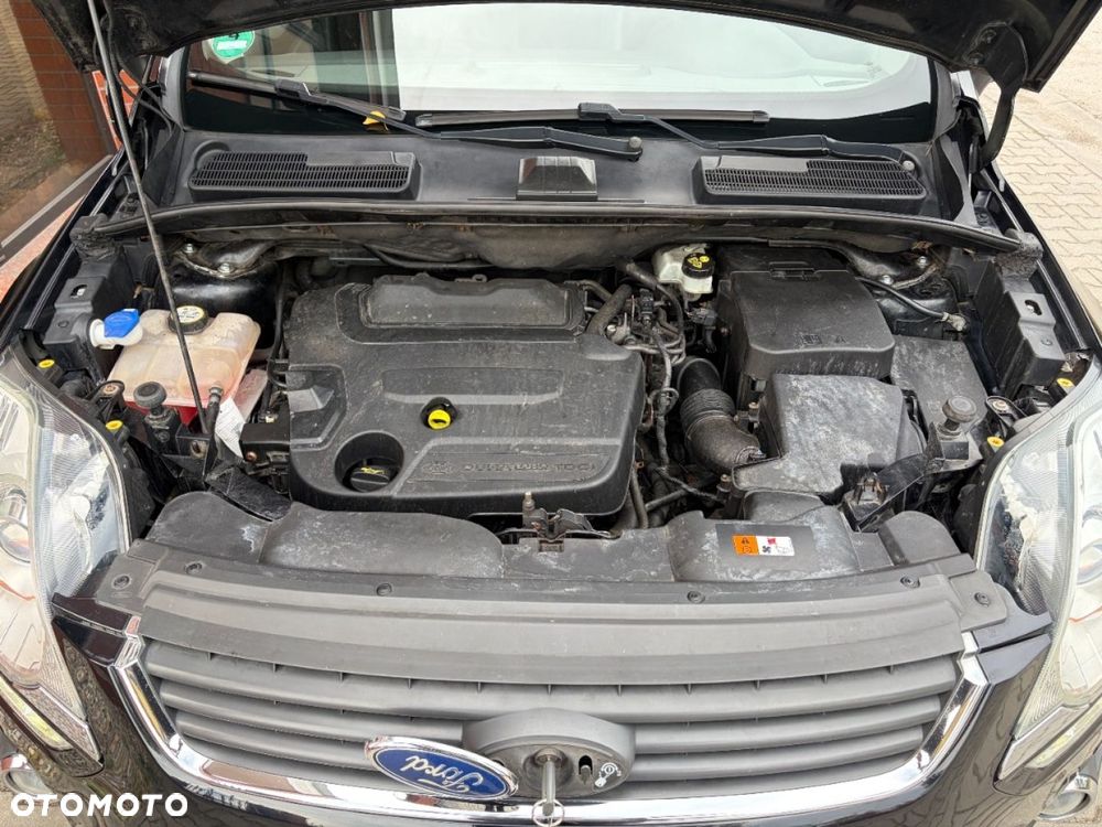 Ford Kuga - 24