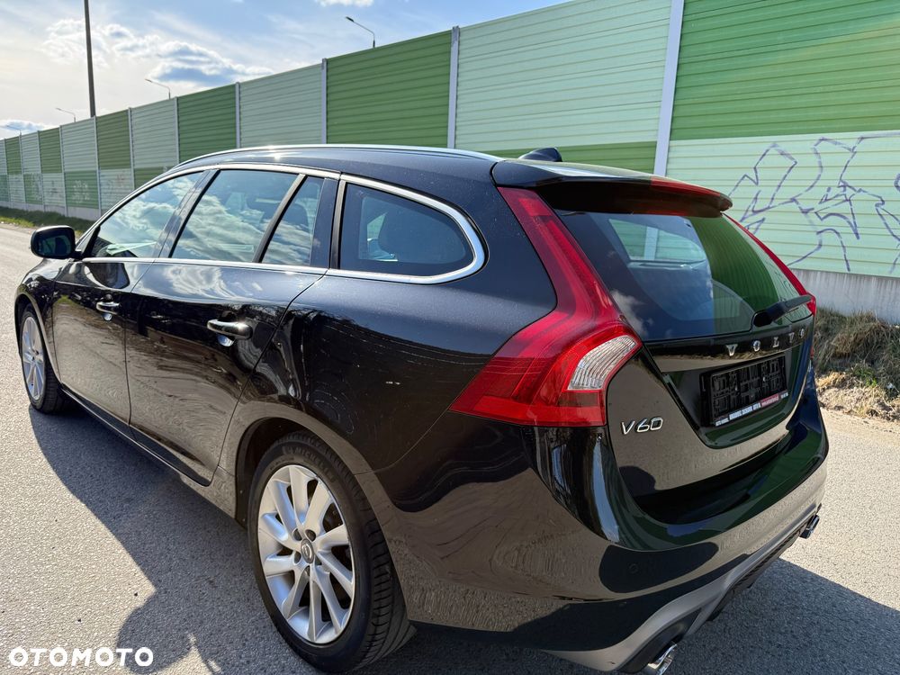 Volvo V60 D4 Geartronic RDesign - 24