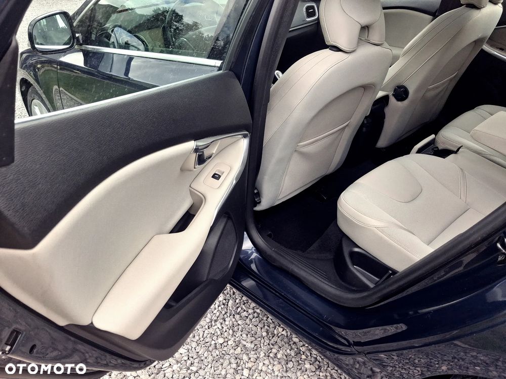 Volvo V40 D2 Momentum - 20