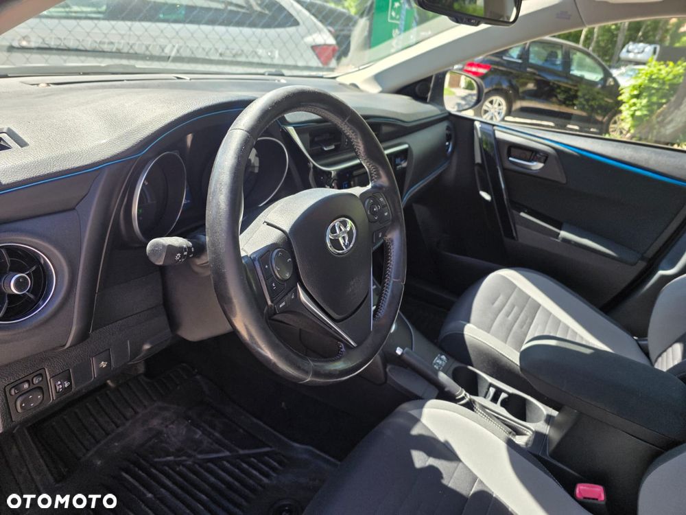 Toyota Auris 1.8 HSD Luna - 20