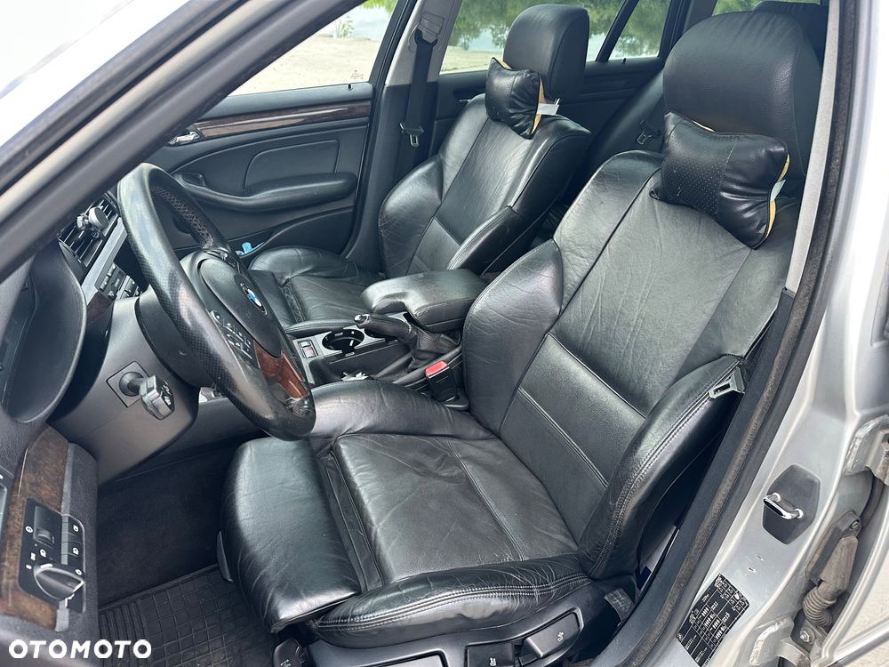 BMW Seria 3 330xi - 18