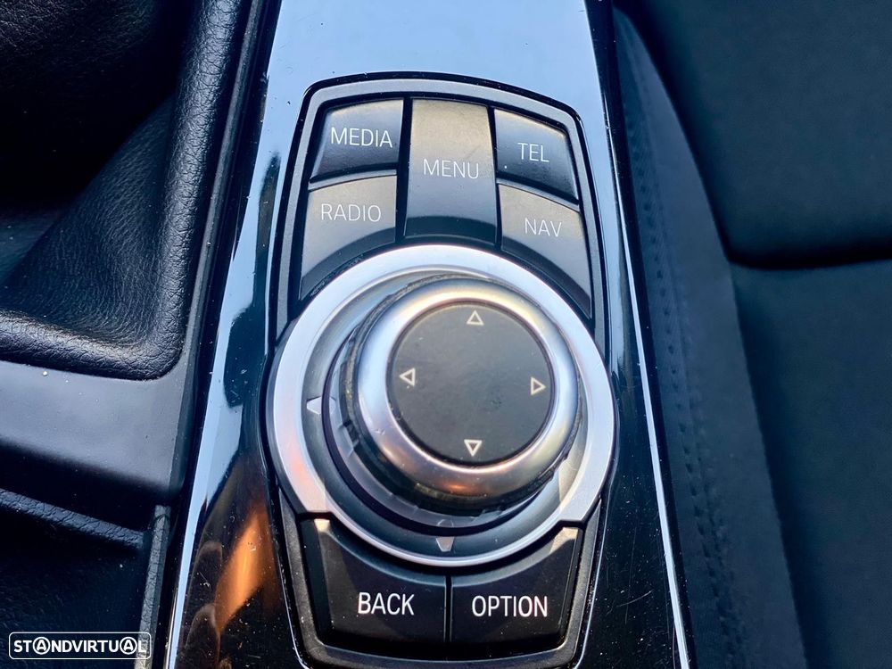 BMW 320 d ED Line Sport - 24