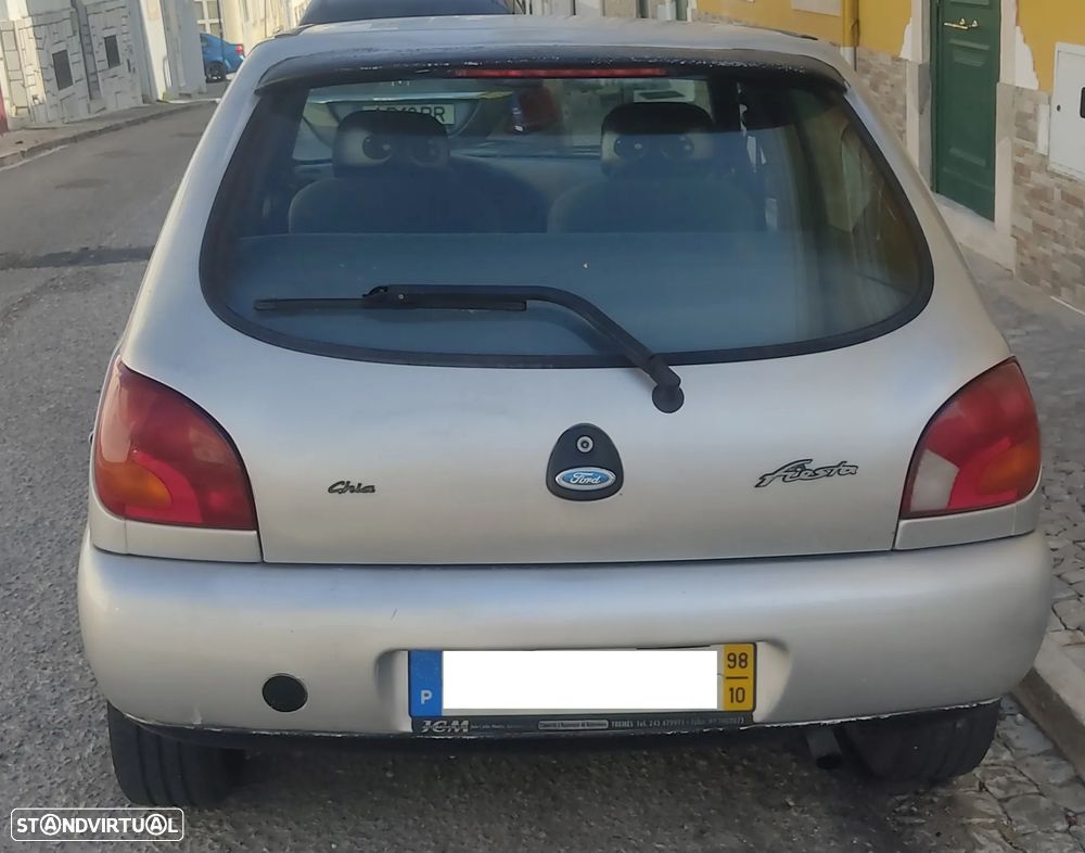 Ford Fiesta 1.25 Ghia - 8