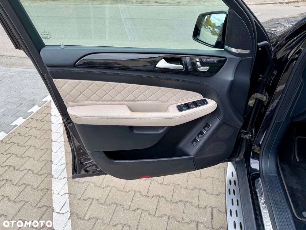 Mercedes-Benz GLS - 20