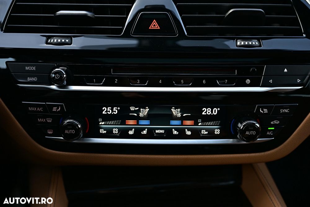 BMW Seria 5 530i xDrive AT - 22