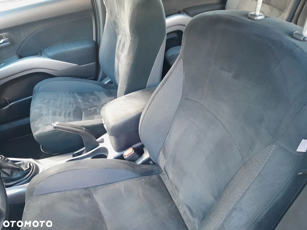 Mitsubishi Outlander 2.0 DI-D 4WD Inform - 12