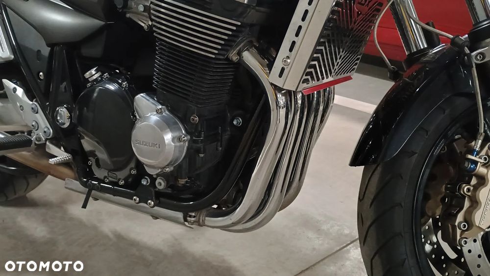 Suzuki GSX - 6