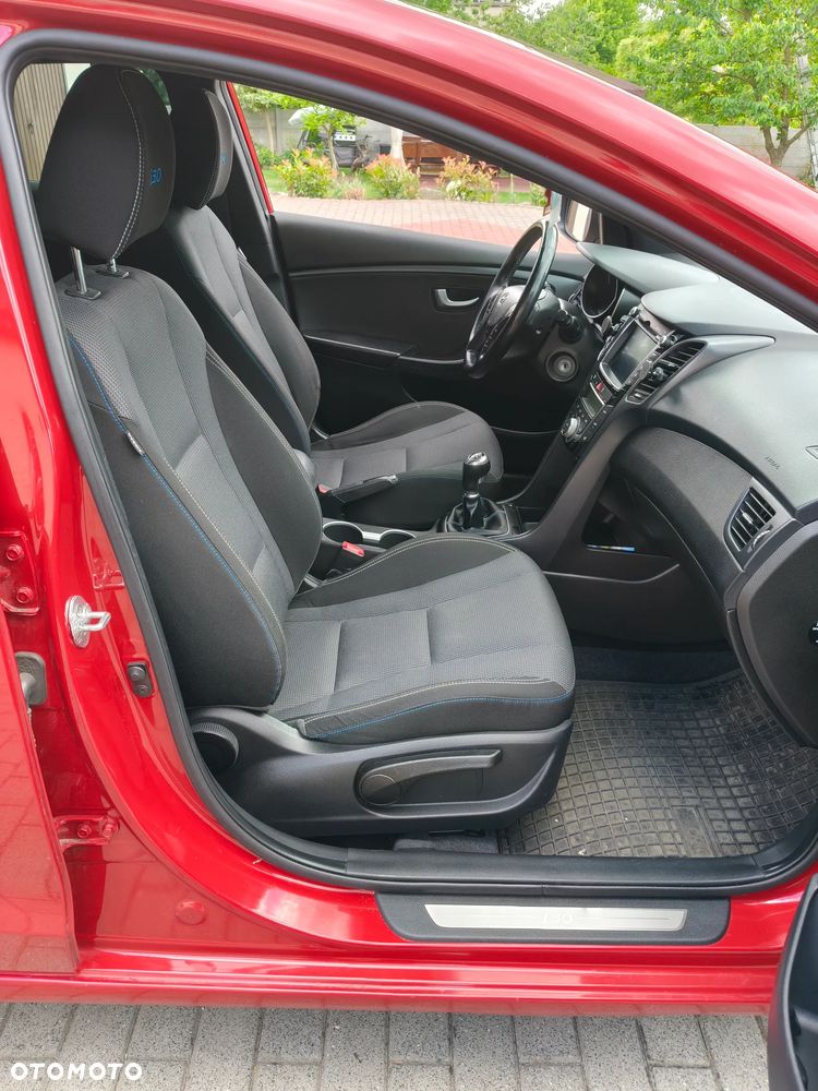 Hyundai i30 blue 1.6 GDI Passion - 6