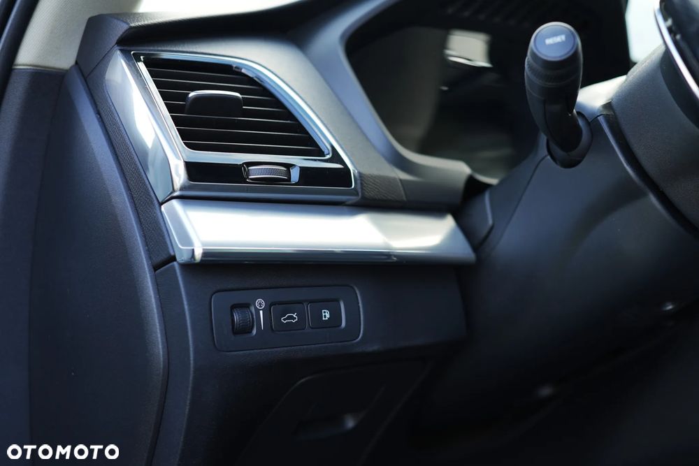 Volvo XC 90 T8 AWD Plug-In Hybrid Momentum 7os - 22
