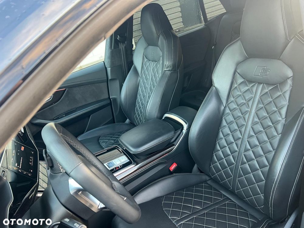 Audi SQ8 - 11