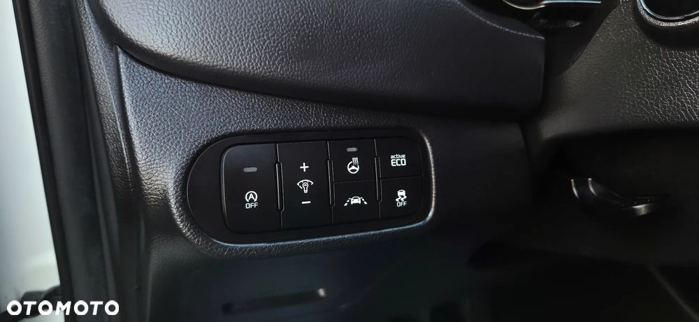 Kia Carens 1.7 CRDi 141 ISG Vision - 28