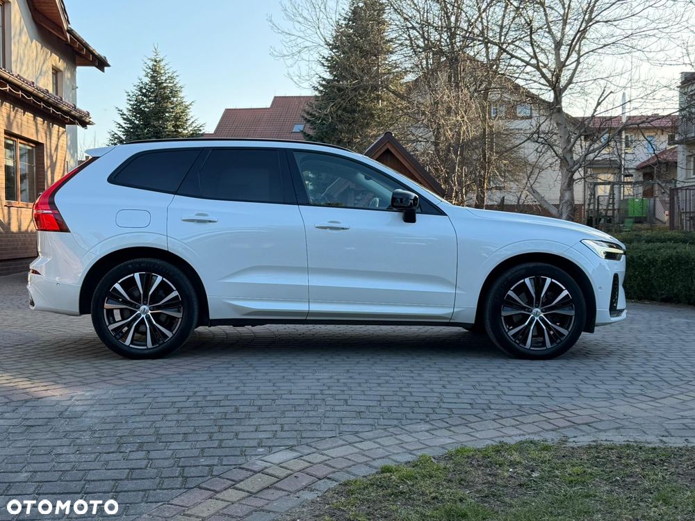 Volvo XC 60 B5 D AWD Ultimate Dark - 3
