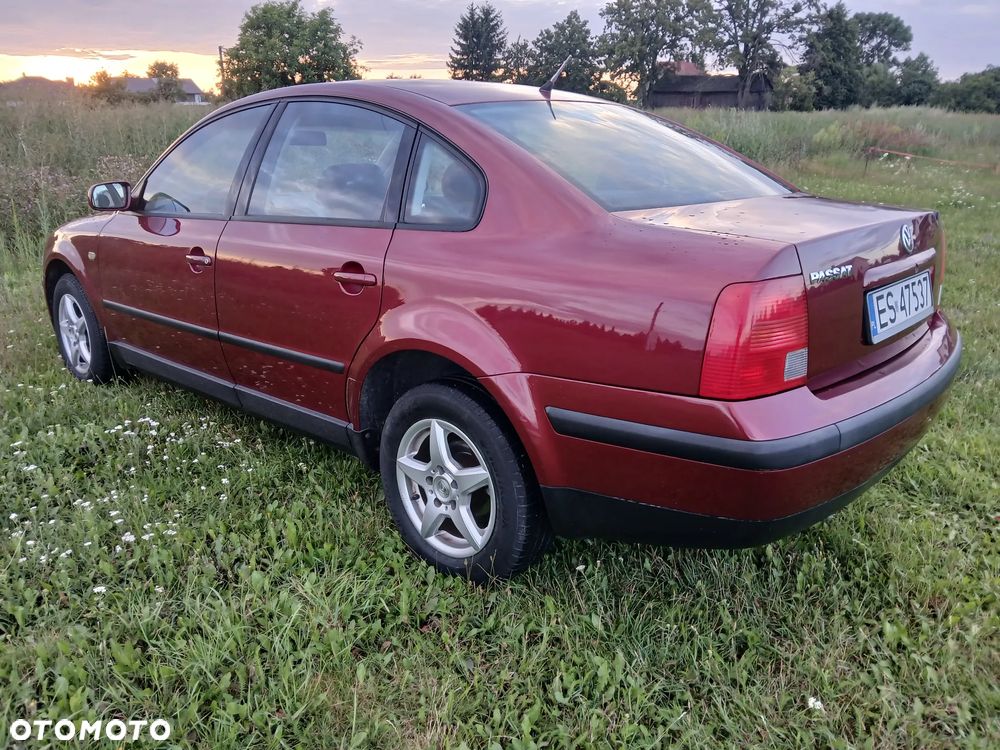 Volkswagen Passat 1.8 Comfortline - 10