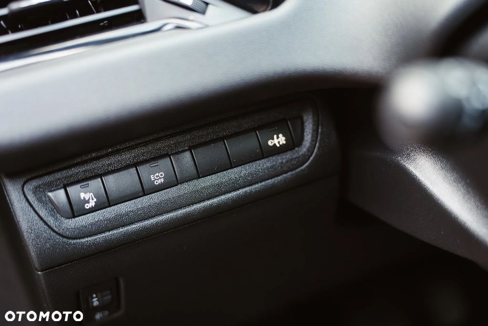 Peugeot 208 PureTech 82 Start & Stop Allure - 11