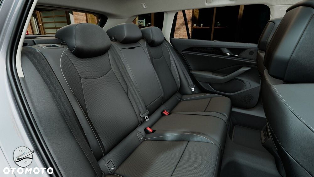 Volkswagen Passat Variant 1.5 TSI ACT mHEV Business Plus DSG - 16