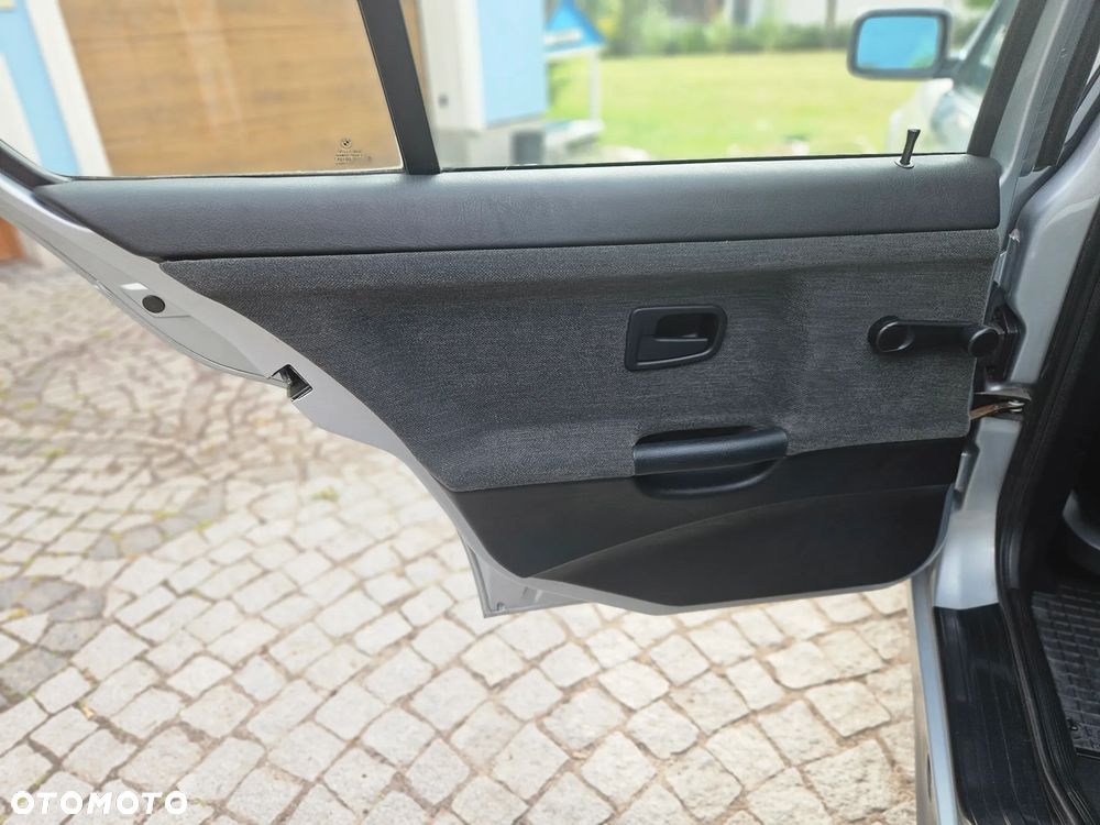 BMW Seria 3 - 12